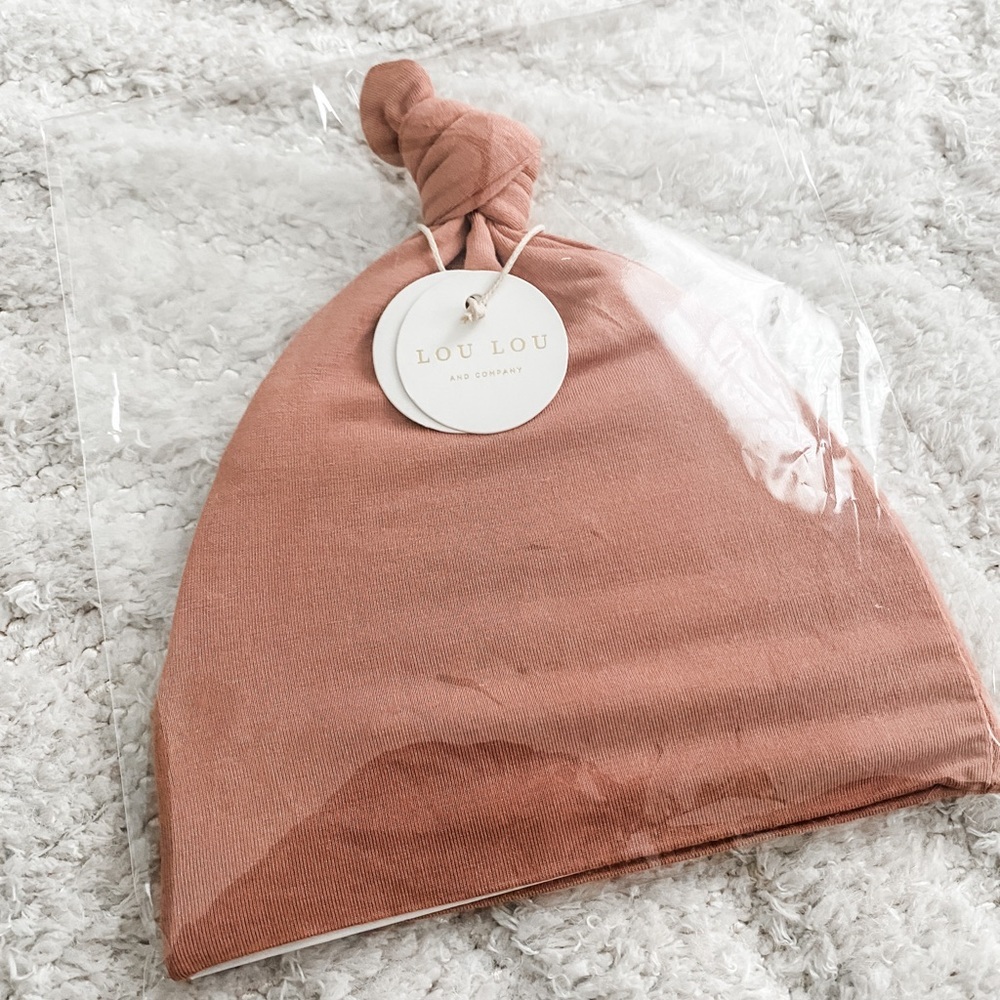 NWT - Lou Lou & Company Blakely Top Knot Hat